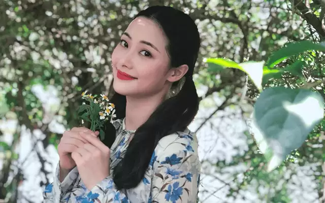 nhân vật Hoa trong Mùa Hoa Tìm Lại